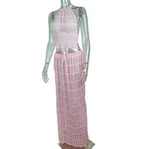 Sexy ensemble deux pièces plissé rose avec haut dos nu licou et jupe longue chic