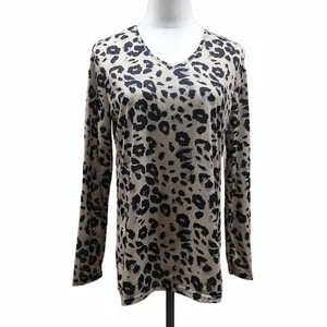 Lässiges Damen-T-Shirt mit Leopardenmuster, langen Ärmeln und V-Ausschnitt