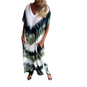 Abito lungo casual con scollo a V, motivo tie-dye, tasche laterali e spacchi eleganti