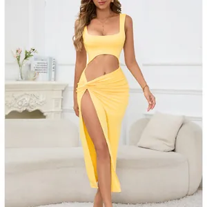 Visualizzazione professionale dell'abito lungo giallo sexy con cut-out e spacco alto