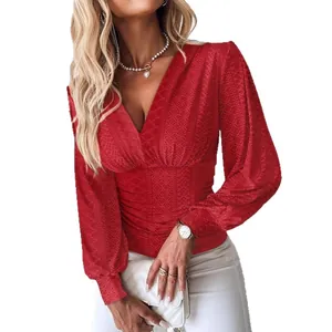 Elegantes rotes, figurbetontes Langarm-Oberteil mit V-Ausschnitt für Damen mit Struktur