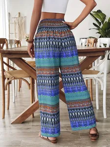 Vue arrière d'un pantalon large imprimé bohème pour femme avec taille haute élastique
