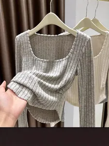 Slim fit long sleeve ribbed knit T-shirt with square neck and curved hem for spring