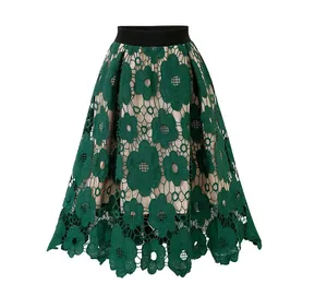 Jupe trapèze vintage en dentelle verte avec motif floral et taille haute élastique