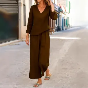 Completo donna due pezzi marrone con maglia scollo a V maniche lunghe e pantaloni larghi