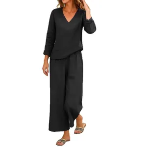 Set lounge nero a due pezzi con maglia a maniche lunghe con scollo a V e pantaloni