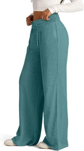 Detailansicht der blaugrünen Damen-Sweathose mit weitem Bein und Kordelzug am Bund