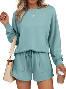 Set casual da donna in due pezzi con top a maniche lunghe e pantaloncini coordinati