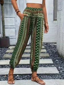 Pantalones jogger holgados de estilo boho con estampado étnico verde y talle alto