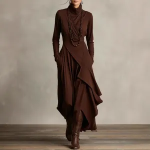 Robe longue élégante marron unie à manches longues et col roulé croisé pour le printemps