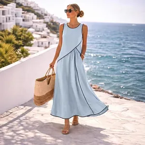 Abito a trapezio azzurro senza maniche stile mediterraneo con profili a contrasto