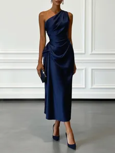 Elegant one-shoulder navy blue satin pleated midi dress for evening banquet gala