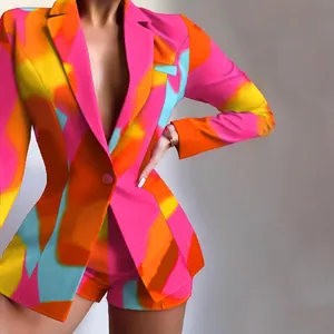 Ensemble de costume deux pièces pour femme avec imprimé abstrait multicolore et blazer slim