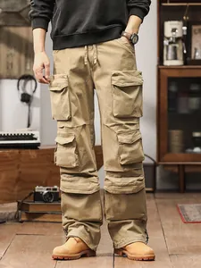 Exklusive Herren Cargohose im amerikanischen Vintage-Stil mit praktischen Taschen