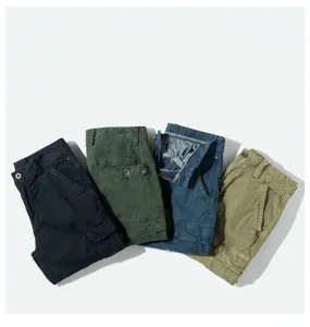 Sélection de shorts cargo vintage pour hommes avec plusieurs poches en différentes couleurs