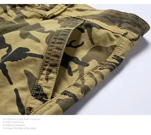 Nahaufnahme der verstärkten Nähte und des Tarnmusters auf der Cargo-Shorts für Herren