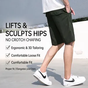 Pantaloncini cargo estivi da uomo verde scuro, vestibilità comoda sul modello