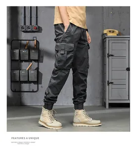 Pantalon cargo gris anthracite de style urbain pour hommes avec plusieurs poches