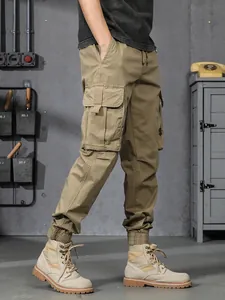 Pantalon cargo jogger kaki rétro pour hommes au style tactique streetwear moderne