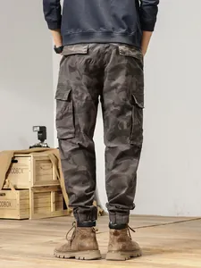 Vintage heren camo cargo jogger broek met zakken achteraanzicht