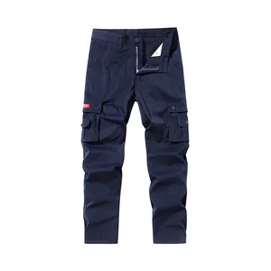Pantaloni cargo blu navy da uomo a gamba dritta con multi-tasche ed etichetta rossa