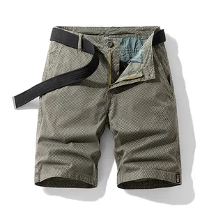 Pantaloncini cargo uomo verde oliva con motivo a scacchi, vestibilità estiva comoda