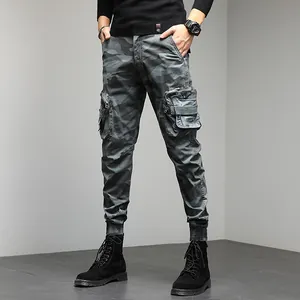 Pantalon cargo camouflage pour hommes avec poches multiples et coupe fuselée style street