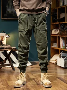 Men's winter fleece-lined loose cargo pants in olive green mountain retro style