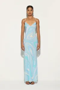 Satin-Maxikleid mit abstraktem blauem Wirbelmuster und elegantem V-Ausschnitt-Detail