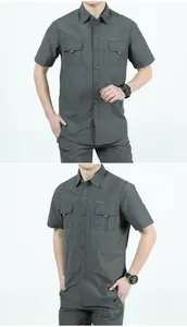 Detail van heren wandelsenset met sneldrogend shirt en cargo-broek in donkergrijs