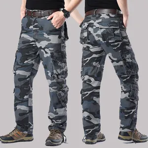 Hochwertige Herren-Cargo-Camo-Hose aus Baumwolle mit mehreren Taschen, Vorder- und Rückansicht.
