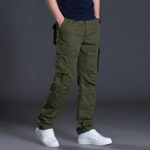 Lockere olivgrüne Cargo-Arbeitshose für Herren mit mehreren Taschen und geradem Schnitt