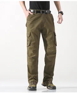 Herren Outdoor Cargo-Hose in Armeegrün mit Multi-Taschen-Design und geradem Schnitt