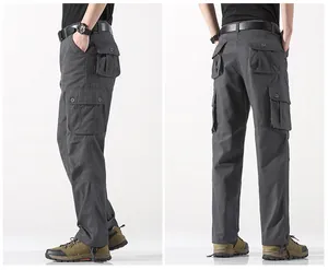 Detaillierte Ansicht der dunkelgrauen Cargo-Hose für Herren mit Taschen