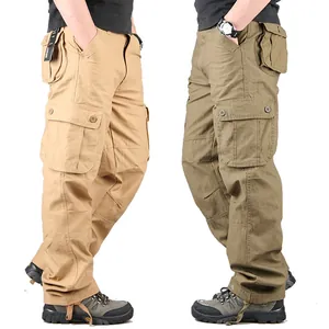 Pantaloni cargo classici da uomo con tasche multiple, vestibilità comoda in kaki