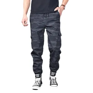 Pantaloni cargo mimetici da uomo con tasche multiple e polsini alle caviglie, stile