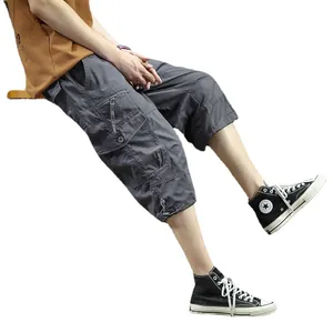 Men's lightweight loose casual cargo shorts in charcoal grey for summer outdoor wear