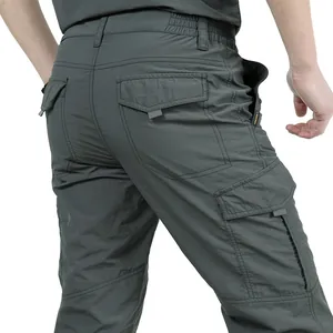 Leichte, schnell trocknende Herren-Cargo-Hose in Dunkelgrau mit mehreren Taschen