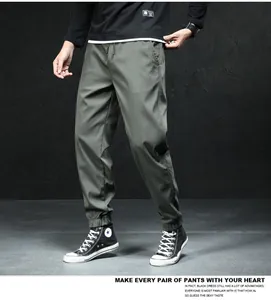 Κομψό ανδρικό λαδί casual παντελόνι jogger cargo με ελαστικές μανσέτες και τσέπες