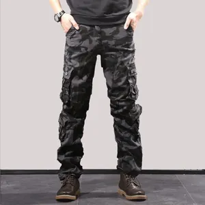 Strapazierfähige Herren-Cargohose mit Tarnmuster und vielen Taschen für Outdoor-Arbeit
