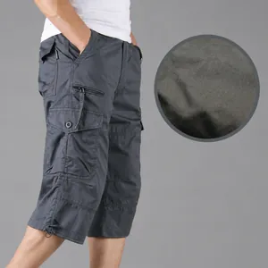Men's loose multi-pocket cargo shorts in dark grey for outdoor leisure