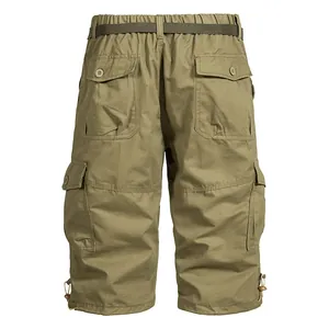 Short cargo décontracté en coton pour hommes avec ceinture et poches kaki.