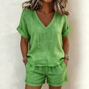 Ensemble deux pièces décontracté vert pour femme avec haut à col en V et short d'été