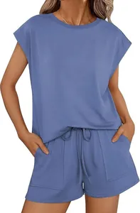 Conjunto casual de dos piezas azul para mujer con camiseta y pantalones cortos