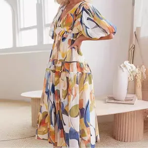 Bohemian midi-jurk met bloemen, gesmokte taille en zwierige rok voor strand en vrije tijd