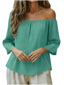 Elegante camicetta in cotone e lino con spalle scoperte e vita a balze per lo stile estivo