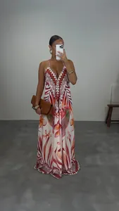 Robe longue bohème à fleurs dos nu pour les vacances d'été style chic et élégant