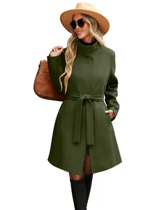 Elegante cappotto in lana verde retrò con collo alto e cintura in vita