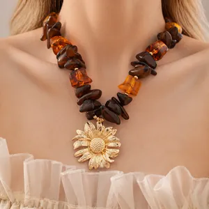 Collana Con Pendente a Girasole in Resina Perline per Donna Stile Boho Retrò Ambra Marrone Lega Collana Floreale Gioielli