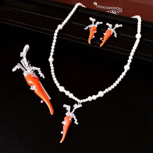 Luxuriöses Perlen-Schmuckset mit Zirkon-Karotten-Anhängern, Kette, Haarspange und Ohrringen